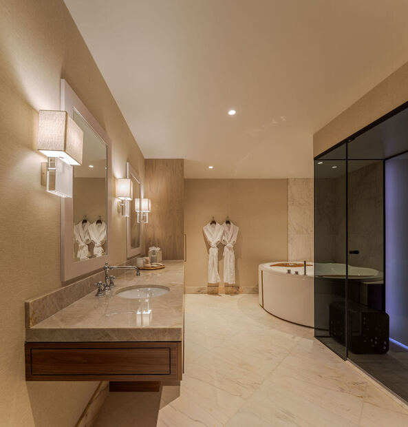Spa Couple Suite